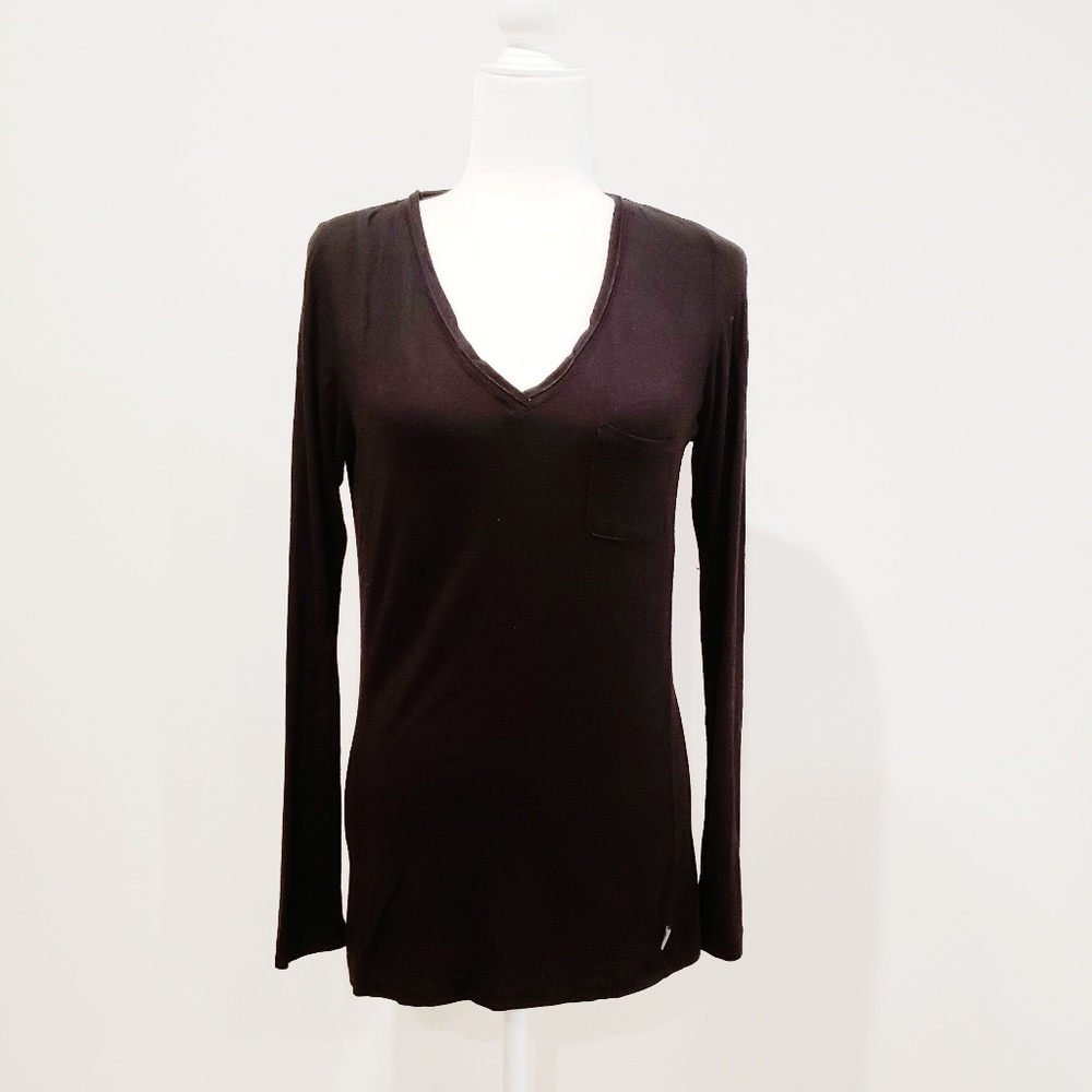 DKNY Long Sleeve V Neck Tee